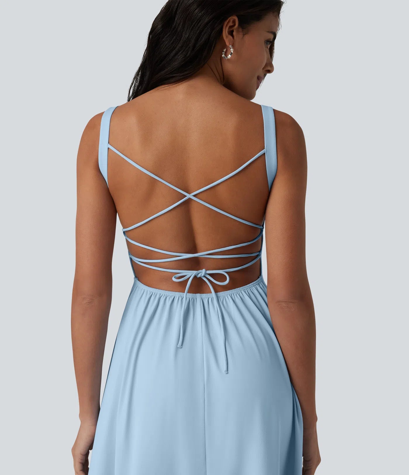Vestido midi sin mangas, fruncido, con escote cuadrado, sostén integrado y diseño de espalda cruzada