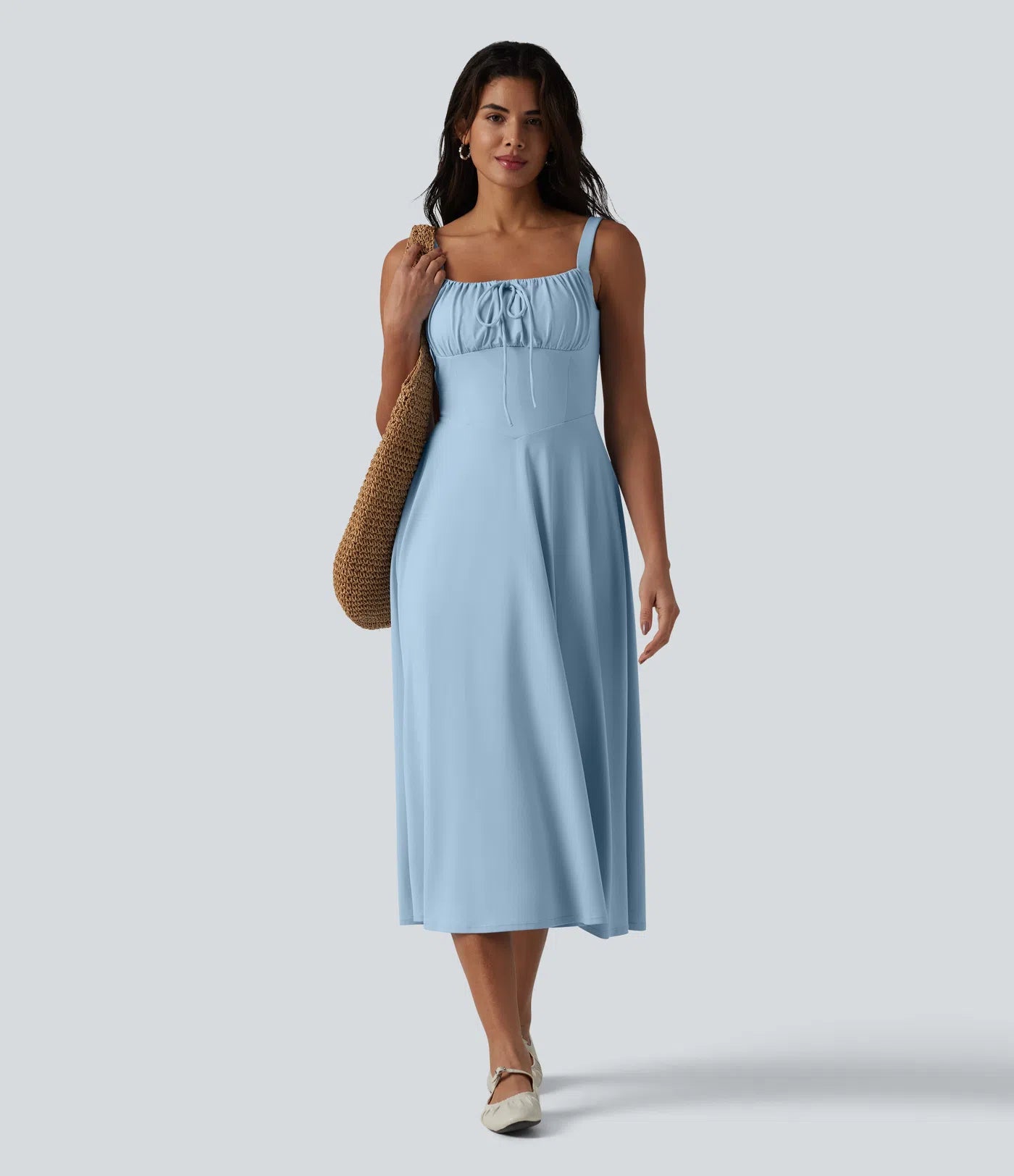 Vestido midi sin mangas, fruncido, con escote cuadrado, sostén integrado y diseño de espalda cruzada